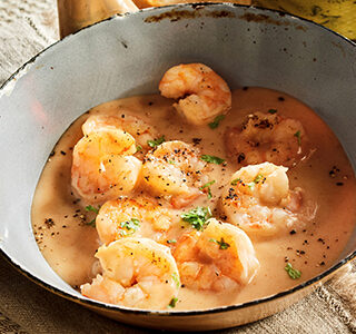 Gambas con salsa cremosa de queso