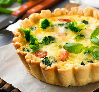 Quiche Lorraine com ERU Bio Slices, brócolos e toucinho