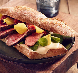 ERU Spreadable Gouda Extra Aged Steak Sandwich