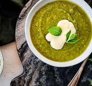 Broccoli-aardappelsoep met biologische kaas