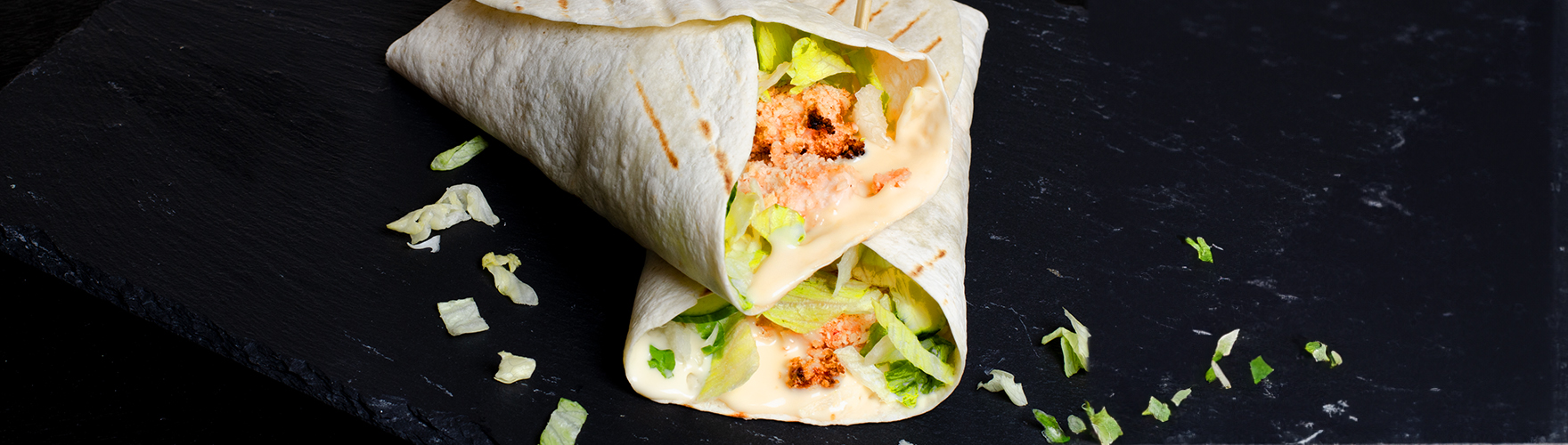 Crispy sweet chili chicken wrap met extra gerijpte kaas